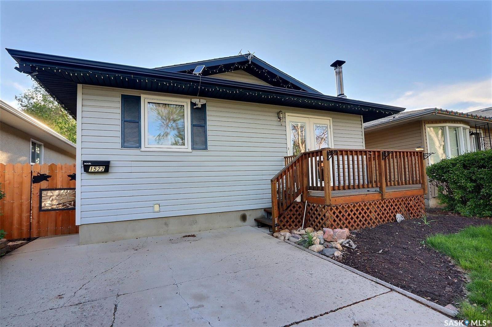 1522 Bradwell AVENUE, Saskatoon, SK S7N 2R7