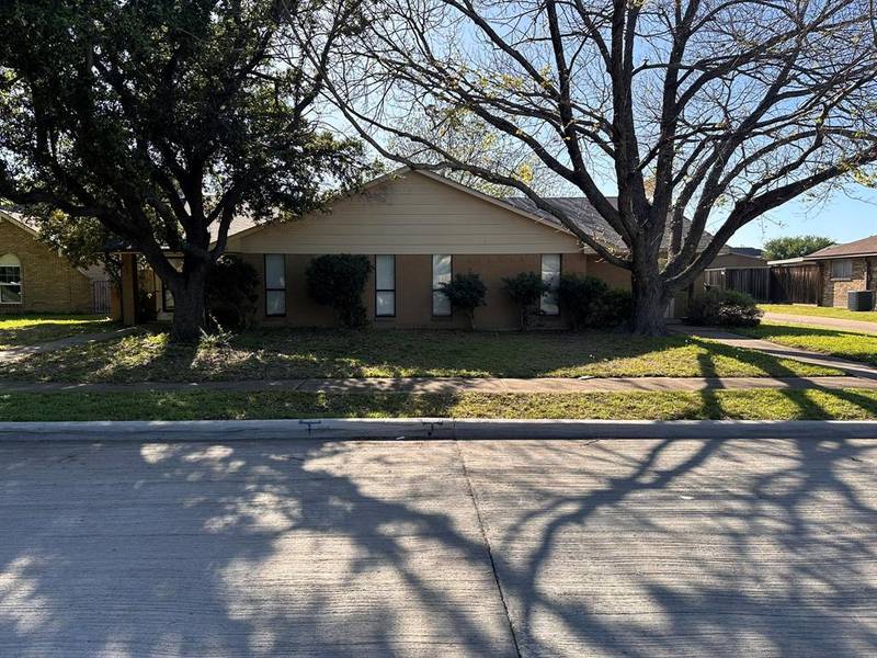 2026 Santa Anna Drive, Garland, TX 75042