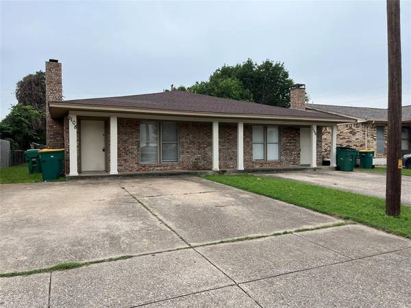 1106 S Clark Road, Cedar Hill, TX 75104