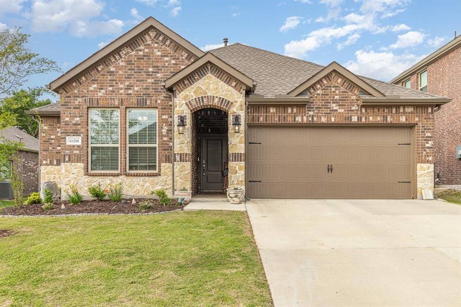 11216 Camelot Court, Aubrey, TX 76227