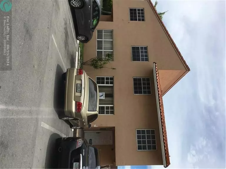 2404 W 54th Pl  #2, Hialeah, FL 33016