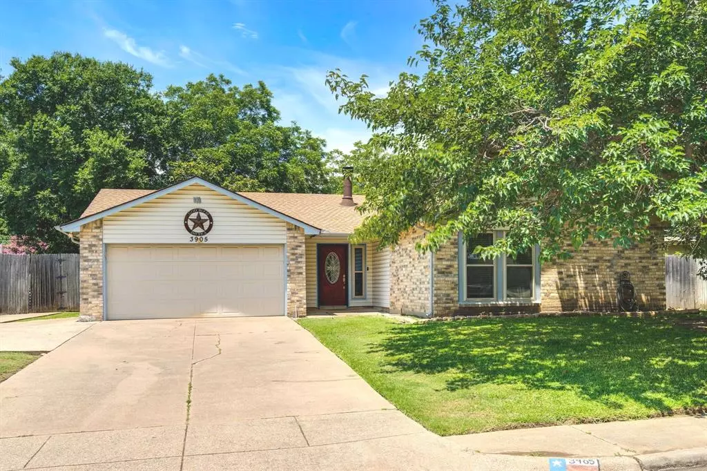 Grand Prairie, TX 75052,3905 Willowood Lane