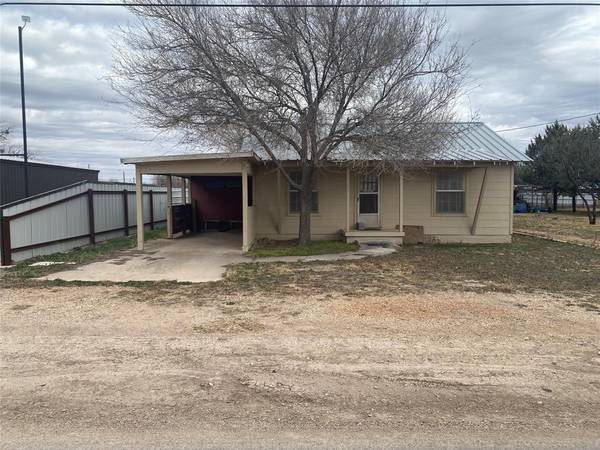 305 Main Street, Roscoe, TX 79545