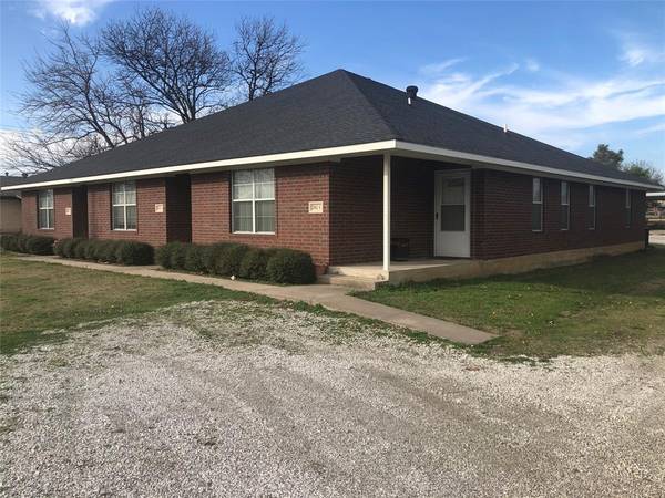 202 E Hinton Street,  Tioga,  TX 76271