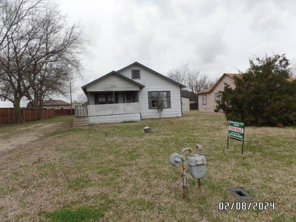 504 N Edward Street, Quinlan, TX 75474