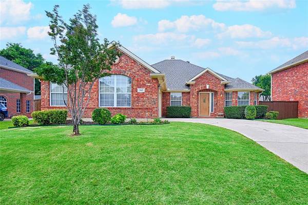 545 Edgeview Drive,  Grand Prairie,  TX 75052