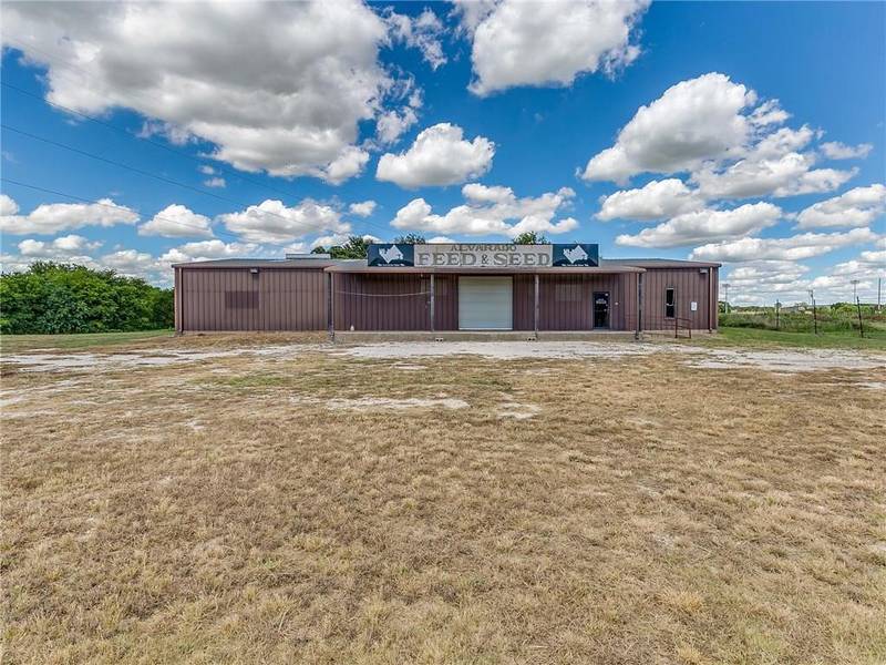 1209 S Parkway Drive, Alvarado, TX 76009