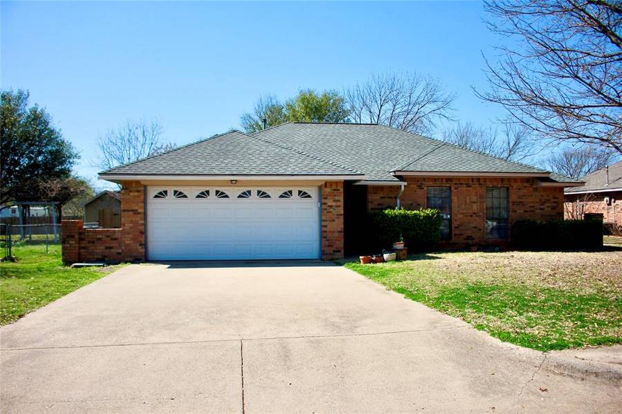 526 Bluebird Lane, Red Oak, TX 75154