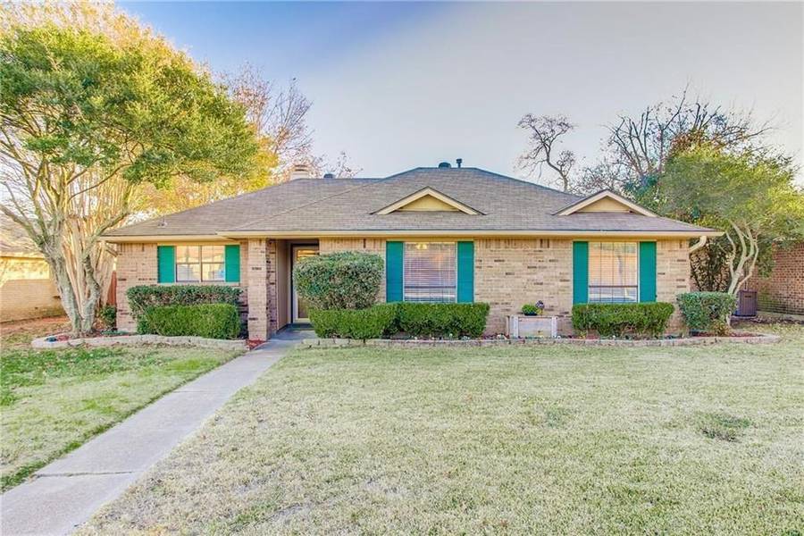 2113 Rockbluff Drive, Rowlett, TX 75088