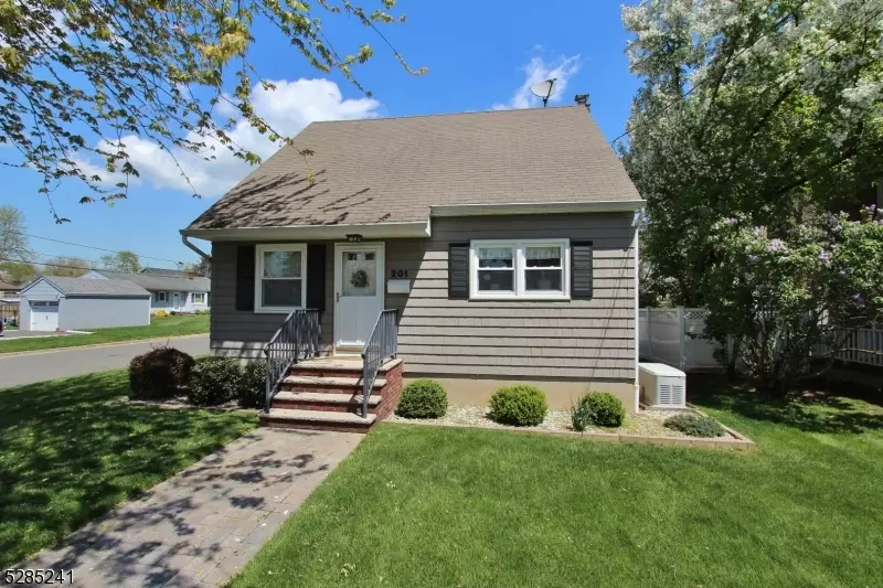 201 Oakland Ave, South Plainfield Boro, NJ 07080