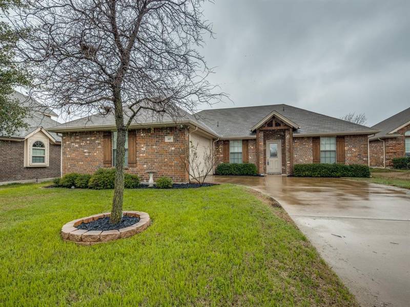 145 Hickory Creek Drive, Red Oak, TX 75154