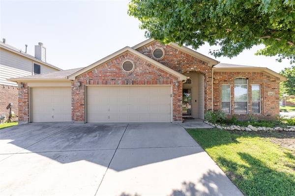 1317 Round Pen Run, Fort Worth, TX 76052