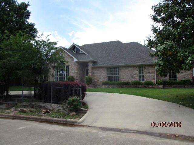 301 Greenhill Park Avenue, Mount Pleasant, TX 75455