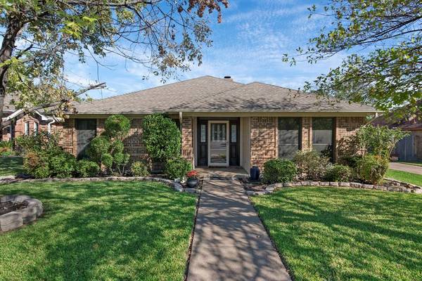 8829 Jason Court, North Richland Hills, TX 76182