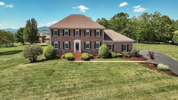 107 Eastwind DR, Forest, VA 24551