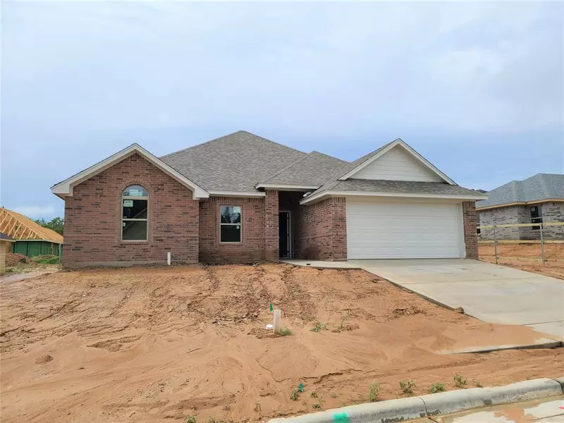 206 Clover Circle, Weatherford, TX 76086