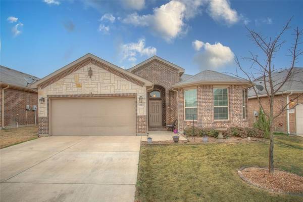 1304 Glen Court, Weatherford, TX 76087