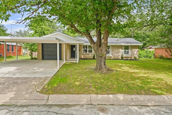 3524 Larry Street, Haltom City, TX 76117