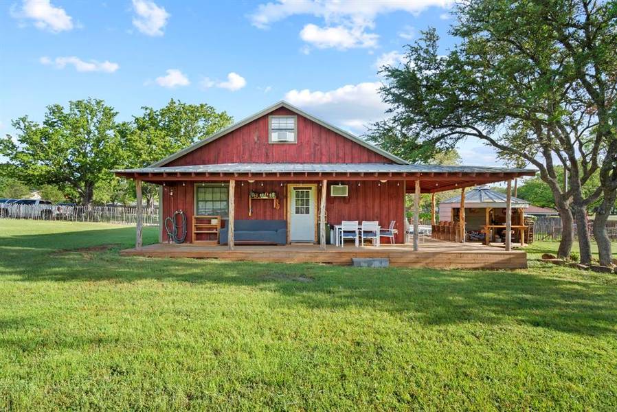 600 Oakhollow Road, Eastland, TX 76448