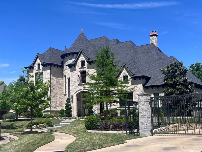 704 Lake Carillon Lane, Southlake, TX 76092