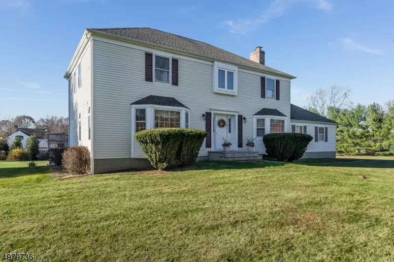 8 FIELDSTONE PL, Raritan Twp., NJ 08822