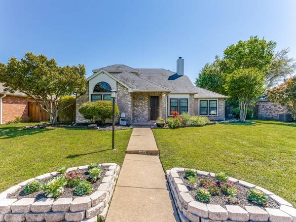 8718 Woodlake Drive, Rowlett, TX 75088