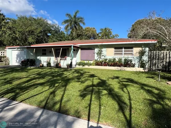 721 W Country Club Cir, Plantation, FL 33317