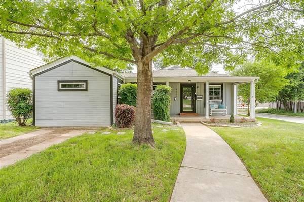 4637 Calmont Avenue, Fort Worth, TX 76107