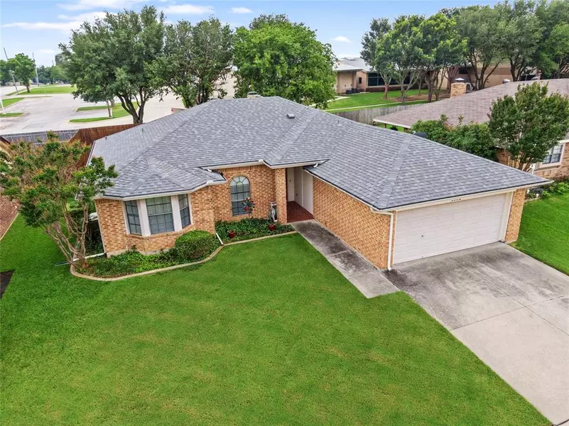 6052 Hilltop Drive, Watauga, TX 76148