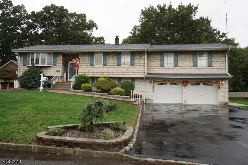 160 Riverside Dr, Clark Twp., NJ 07066