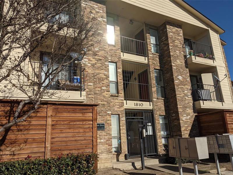 1810 N Garrett Avenue #211, Dallas, TX 75206