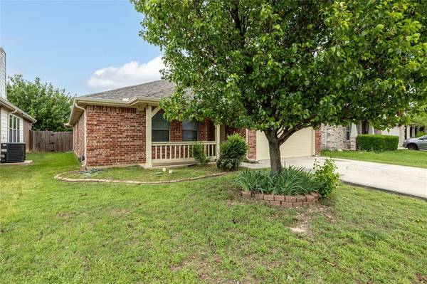 6036 Blazing Star Drive, Fort Worth, TX 76179