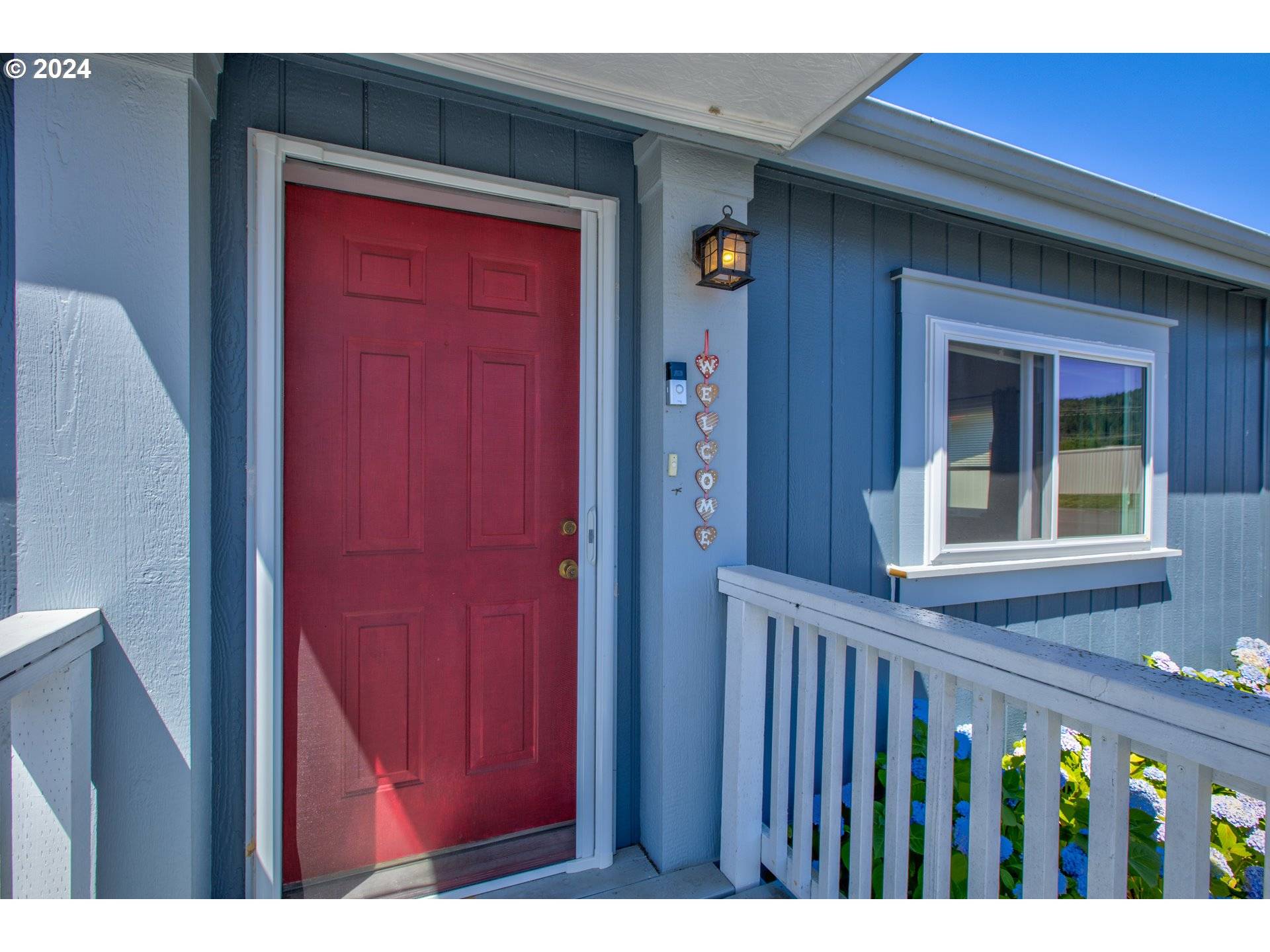 Sutherlin, OR 97479,221 EASY ST