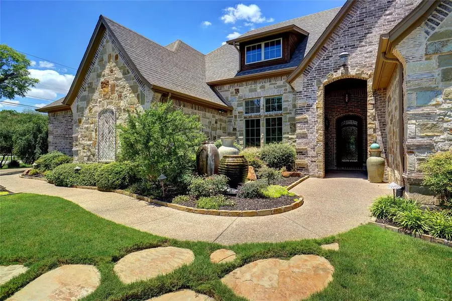 3301 Alexandria Court, Grapevine, TX 76092