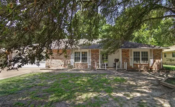 316 Hidden Valley Drive, Aledo, TX 76008