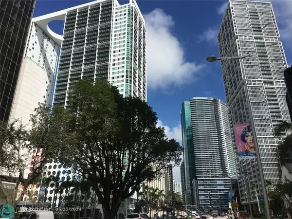 Miami, FL 33131,500 Brickell Ave  #2204