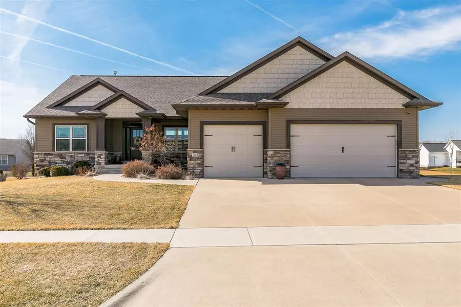 3068 Hampshire Cir, Marion, IA 52302