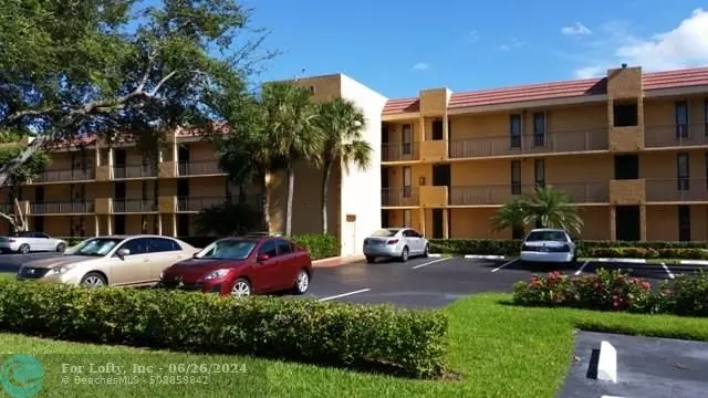 Margate, FL 33063,5815 Coral Lake Dr  #203