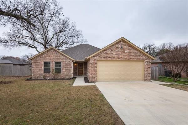 504 E 5th Street, Springtown, TX 76082