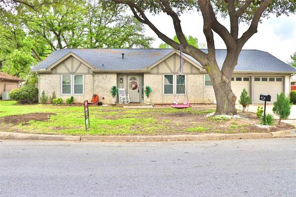 737 Toni Drive, Hurst, TX 76054