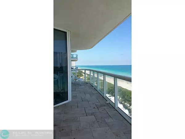 Miami Beach, FL 33141,6365 Collins Ave  #903