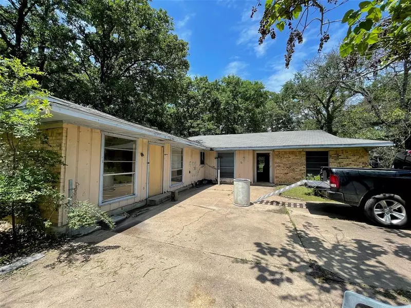 110 Pierce Drive, Mabank, TX 75156