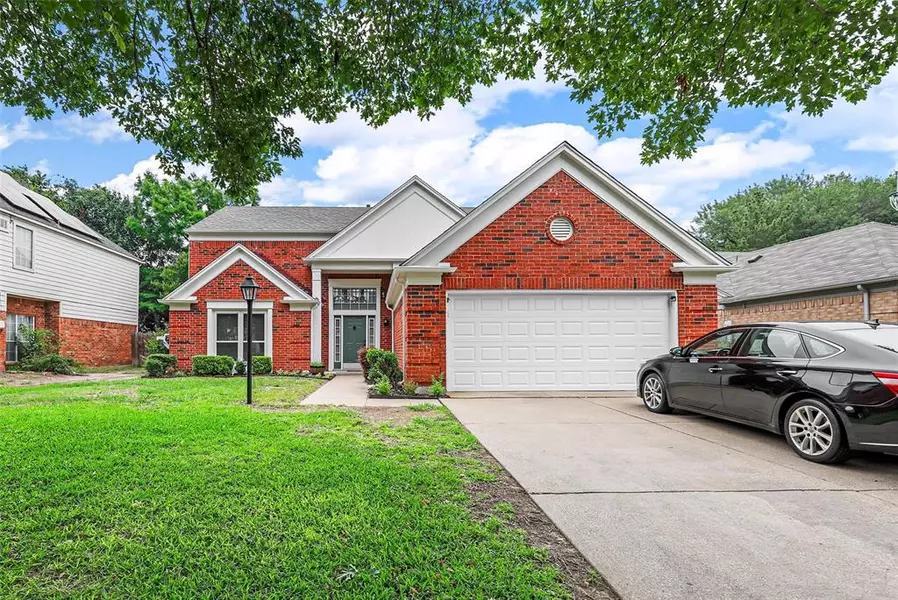 4518 Wescott Drive, Grand Prairie, TX 75052