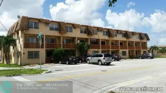 1000 W 28th St  #15, Hialeah, FL 33010