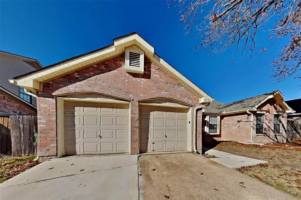 Arlington, TX 76018,4742 Hollow Tree Drive