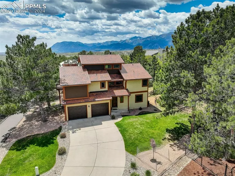 412 W Sunbird Cliffs LN, Colorado Springs, CO 80919