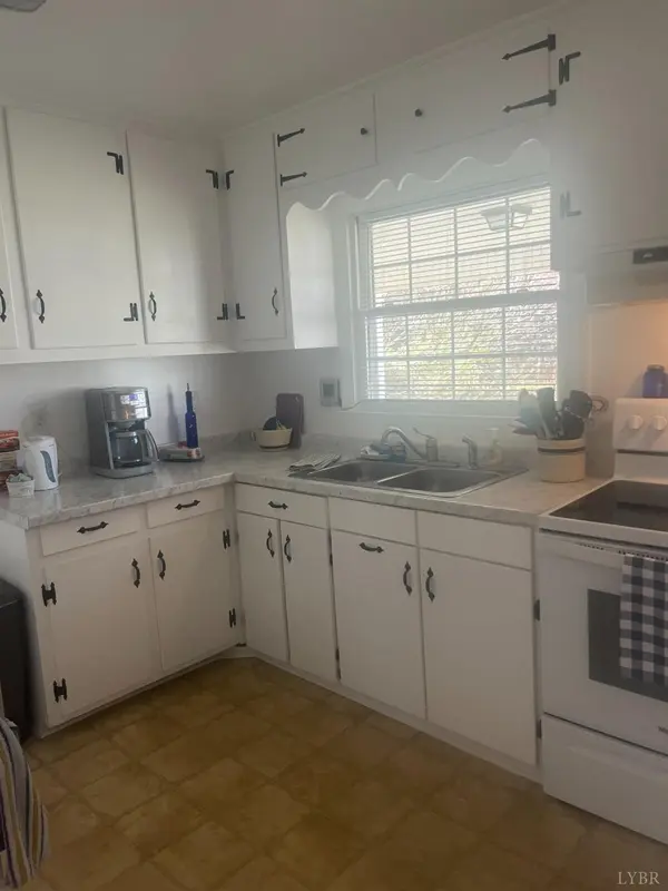 South Boston, VA 24592,1413 Mason Street