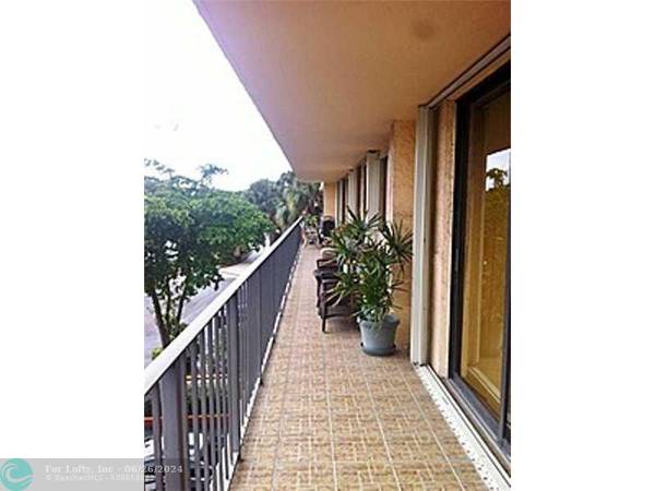 210 174 ST  #310, Sunny Isles Beach, FL 33160