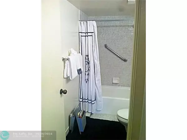 Sunny Isles Beach, FL 33160,210 174 ST  #310