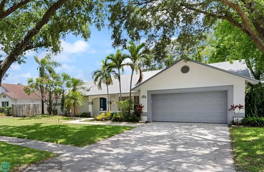 7070 SW 20th St, Plantation, FL 33317